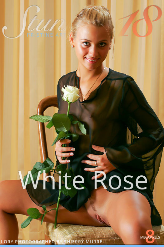 _Stunning-Lory---White-Rose-cover.jpg